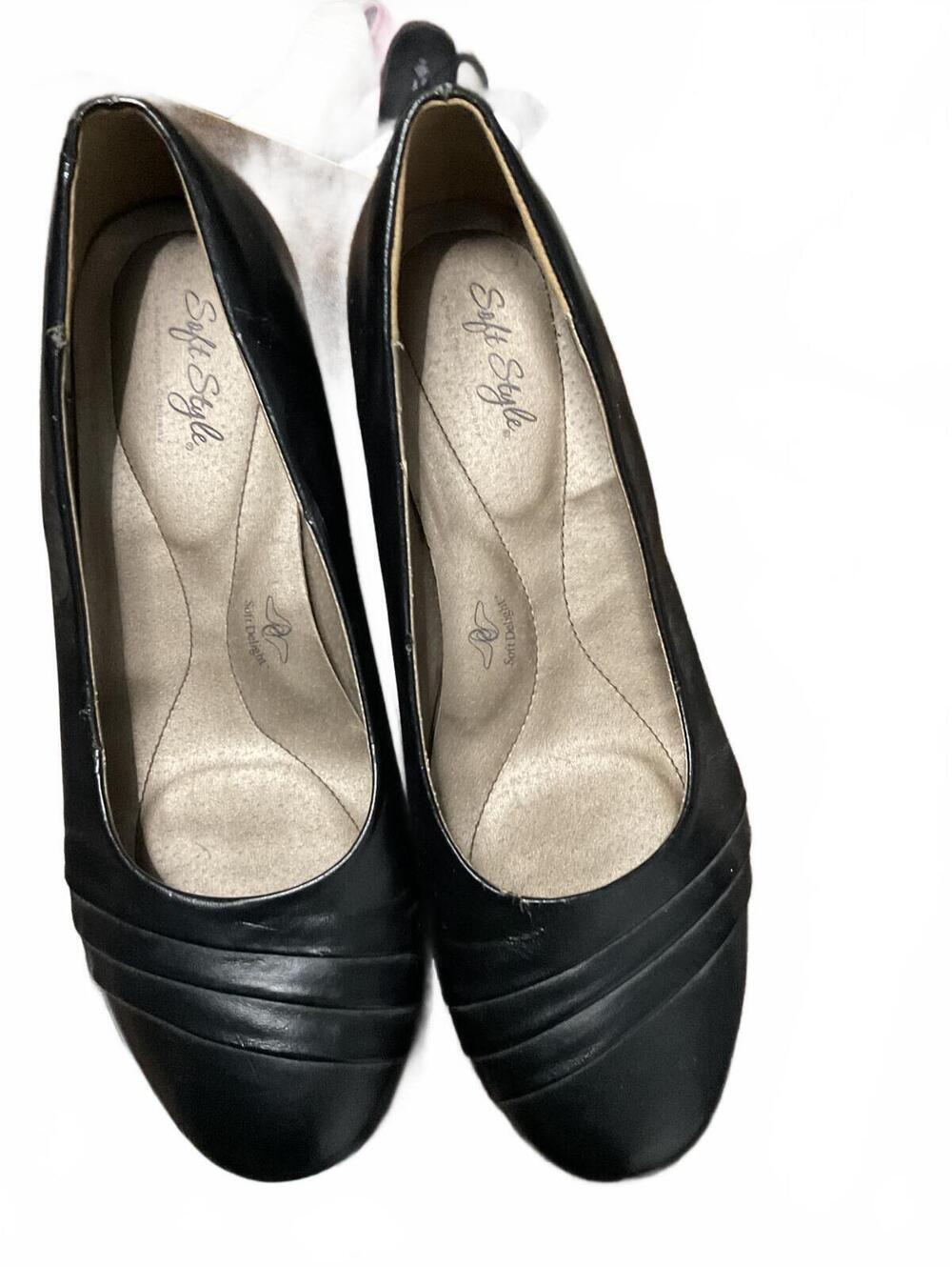 Soft Style Black Leather Flats Size 9.5 Wide